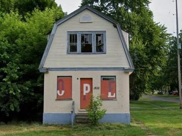 1402 W Dartmouth Street, Flint, MI 48504