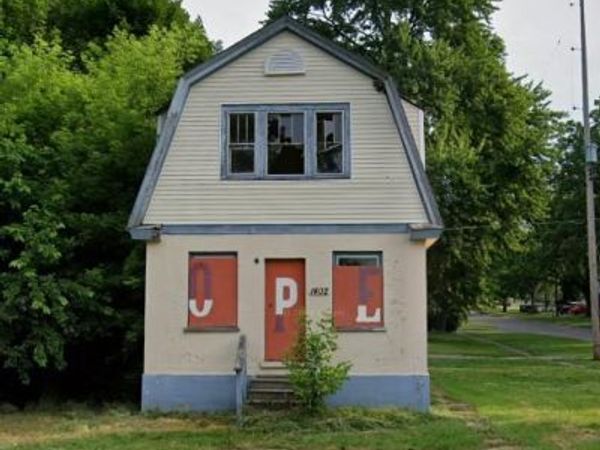 1402 W Dartmouth Street, Flint, MI 48504