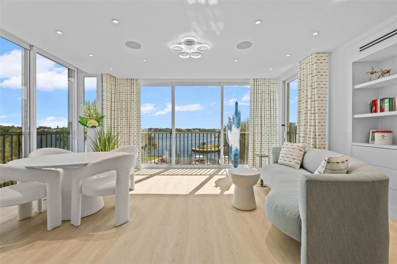 1260 Dolphin Bay Way, Unit 301, Sarasota, FL 34242 Photo