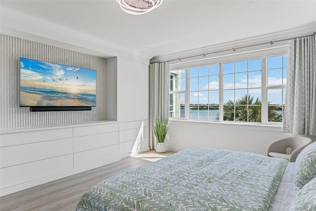 1260 Dolphin Bay Way, Unit 301, Sarasota, FL 34242 Photo