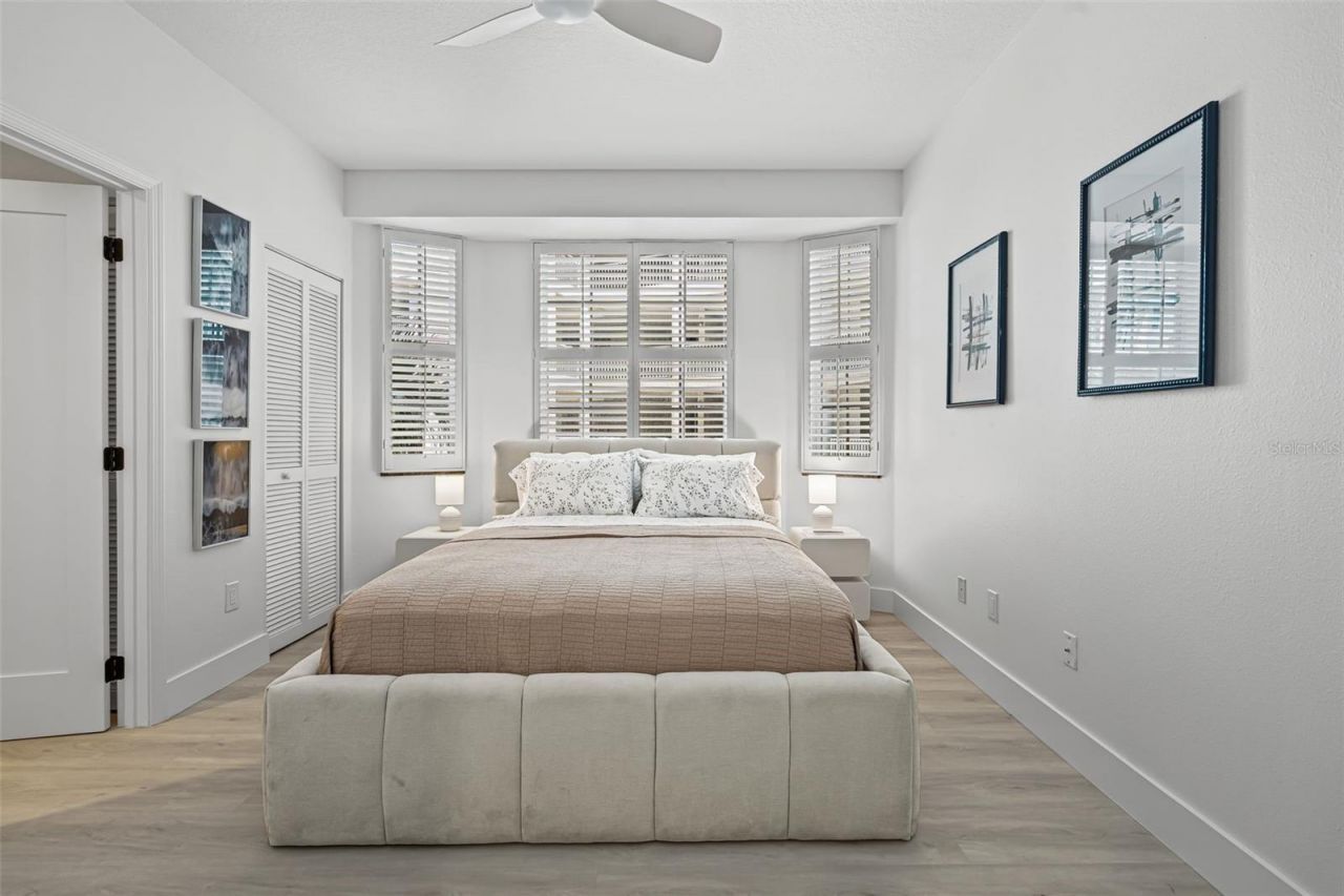 1260 Dolphin Bay Way, Unit 301, Sarasota, FL 34242 Photo