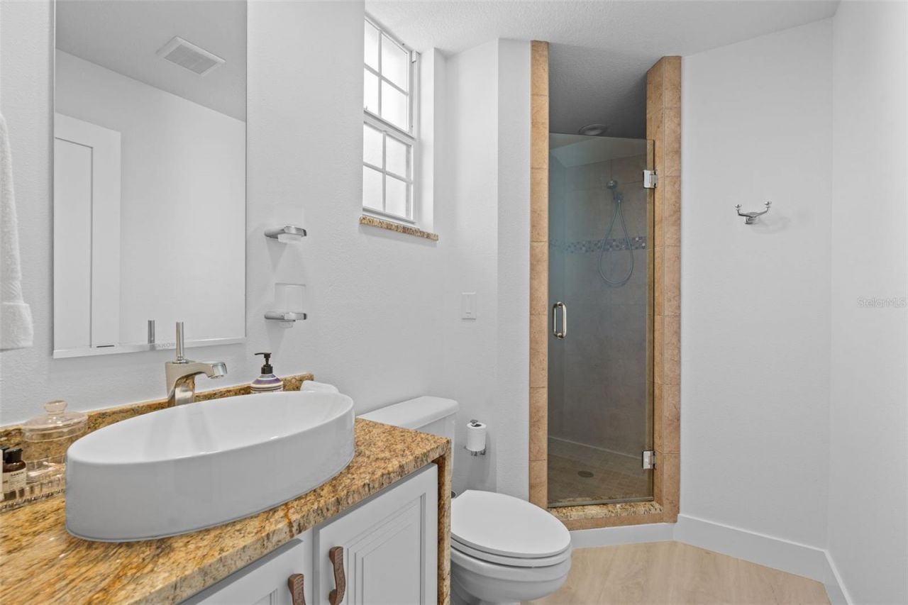 1260 Dolphin Bay Way, Unit 301, Sarasota, FL 34242 Photo