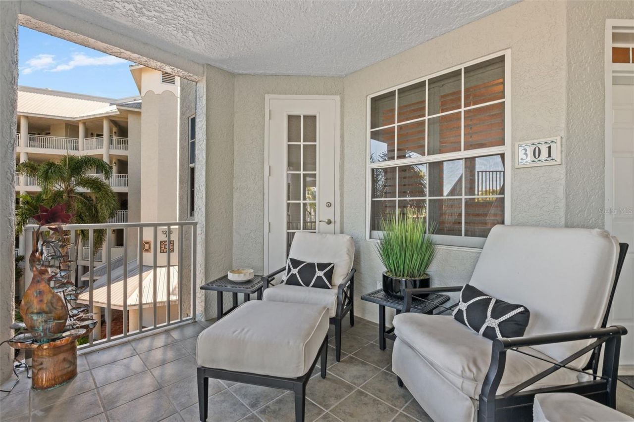 1260 Dolphin Bay Way, Unit 301, Sarasota, FL 34242 Photo