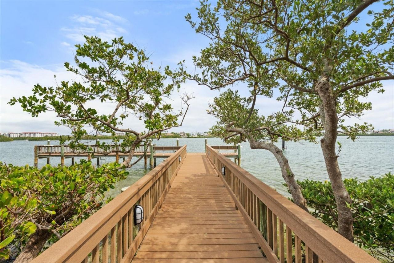 1260 Dolphin Bay Way, Unit 301, Sarasota, FL 34242 Photo