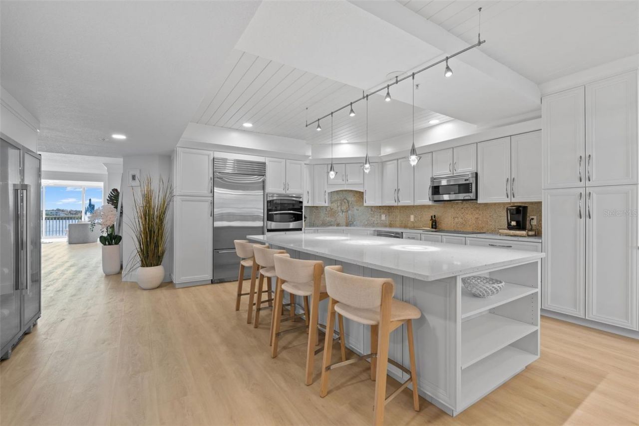 1260 Dolphin Bay Way, Unit 301, Sarasota, FL 34242 Photo