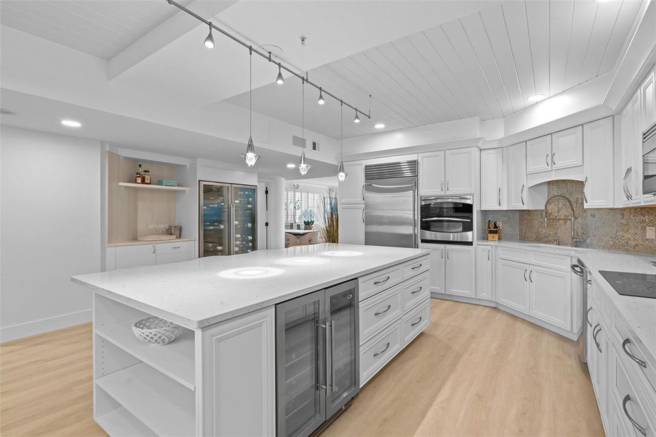 1260 Dolphin Bay Way, Unit 301, Sarasota, FL 34242 Photo