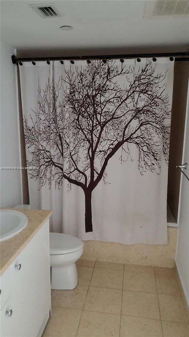 19900 E Country Club Dr, Unit 310, Aventura, FL 33180 Photo