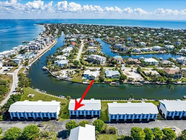 1250 Tennisplace Ct, Unit B31, Sanibel, FL 33957
