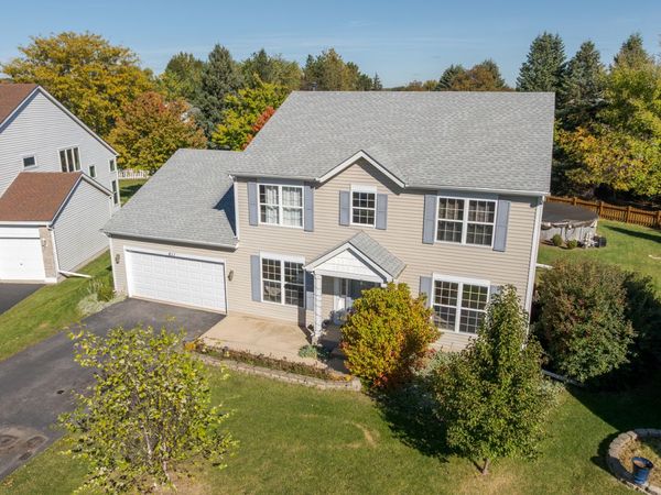 611 Woodbridge Drive, Elgin, IL 60124