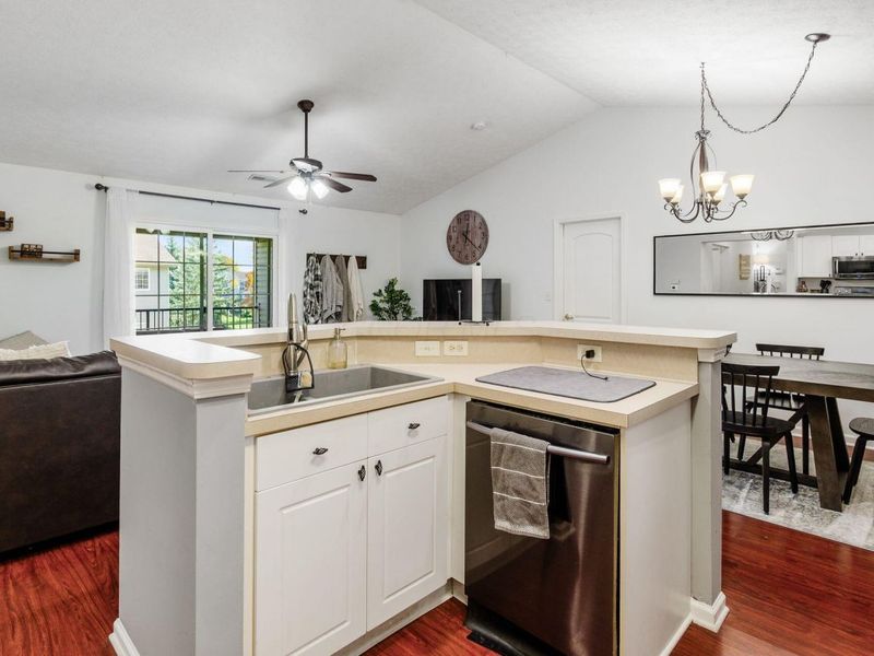 1870 Berrancher Drive, Columbus, OH 43228 Photo 10