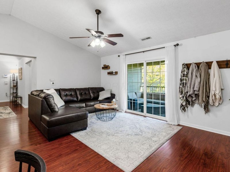 1870 Berrancher Drive, Columbus, OH 43228 Photo 12