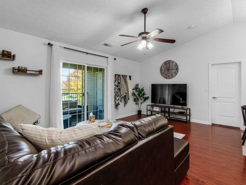 1870 Berrancher Drive, Columbus, OH 43228 Photo 3