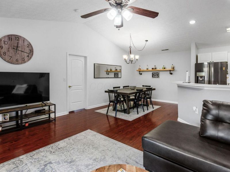 1870 Berrancher Drive, Columbus, OH 43228 Photo 4