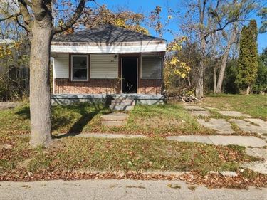 345 E Austin Avenue, Flint, MI 48505