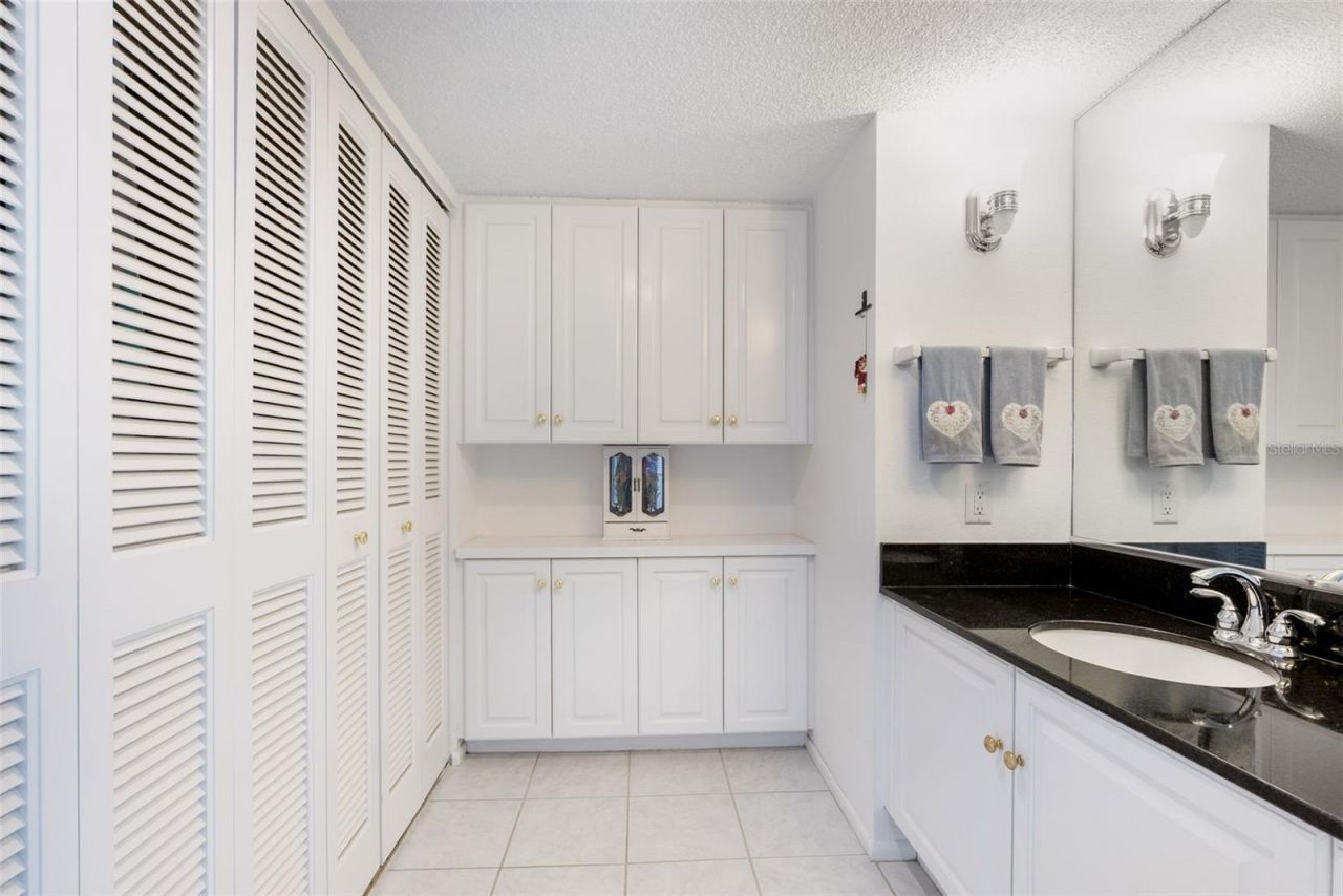 6285 Midnight Pass Road, Unit 406, Sarasota, FL 34242 Photo