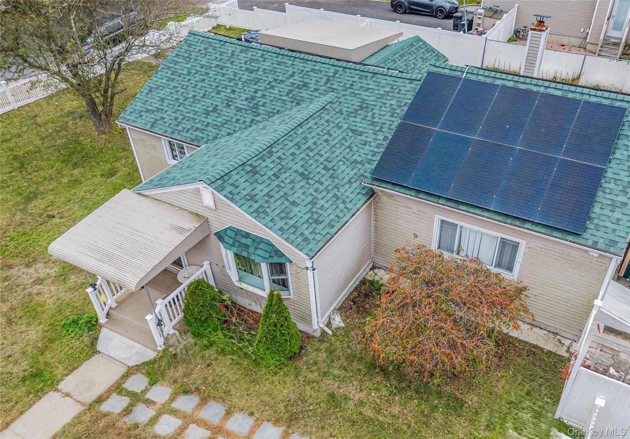 120 Somerset Avenue, Mastic, NY 11950 Main Photo