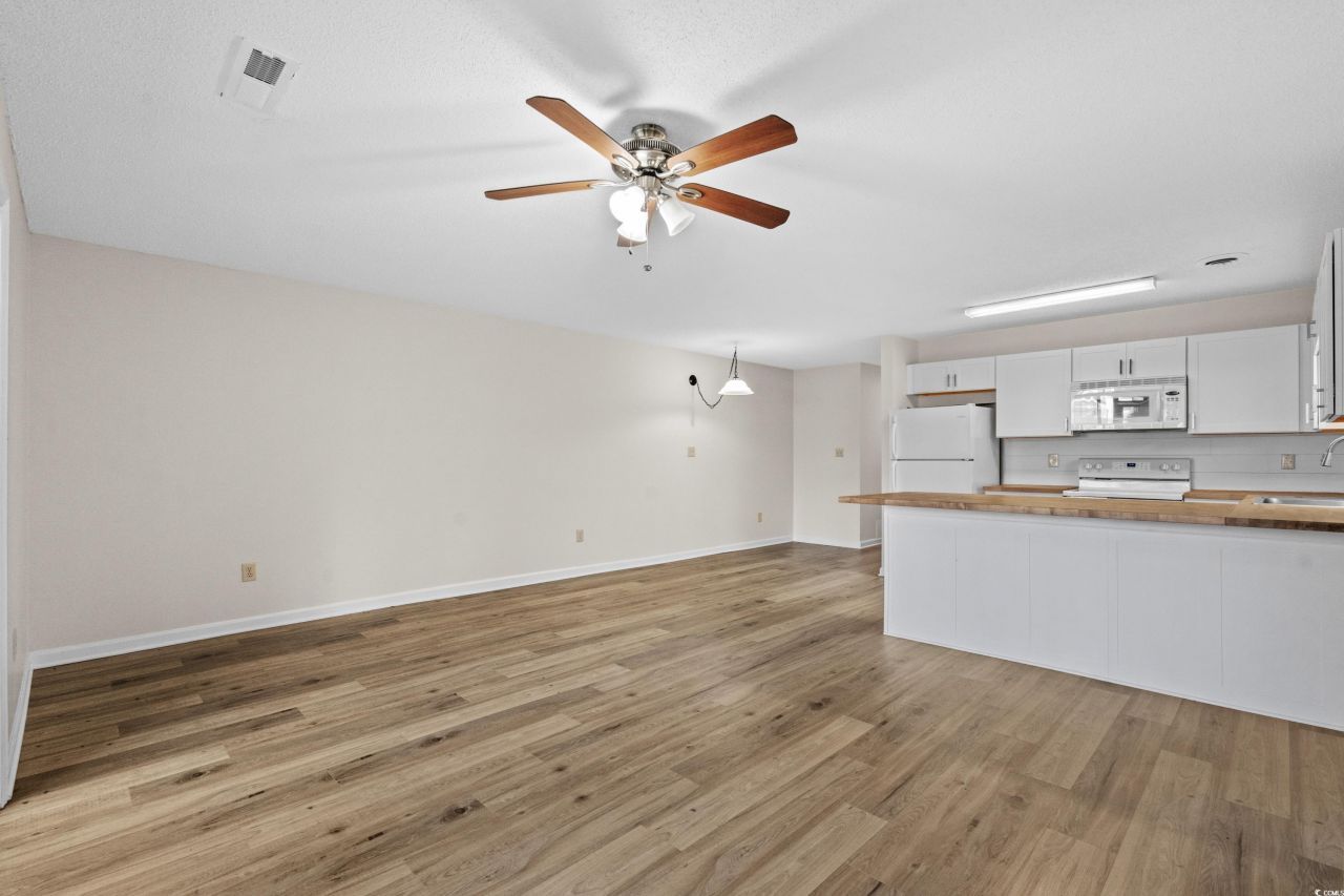 1870 Auburn Ln. Photo 7