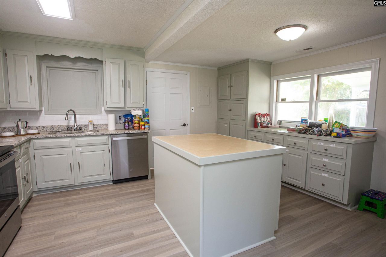 306 Hampton Park Photo 10