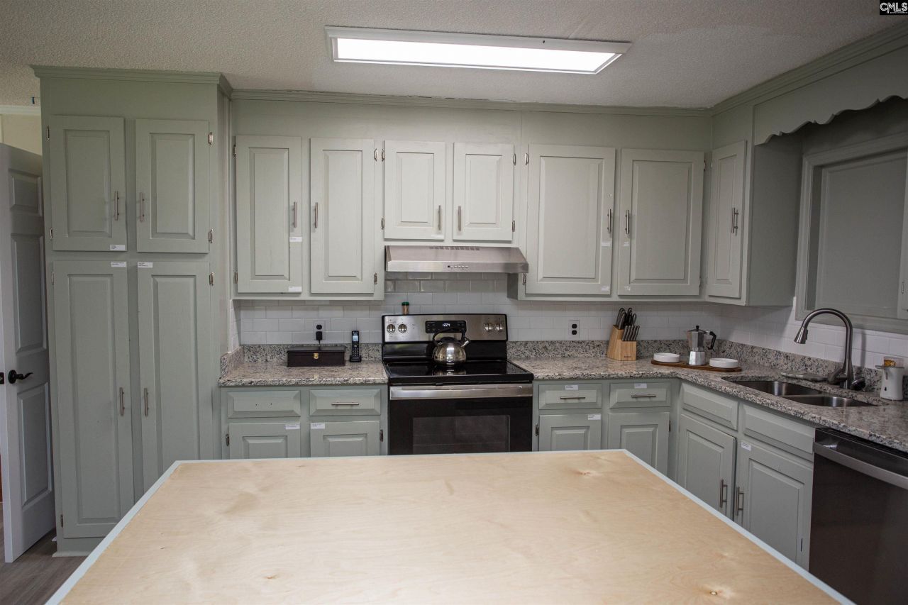 306 Hampton Park Photo 7