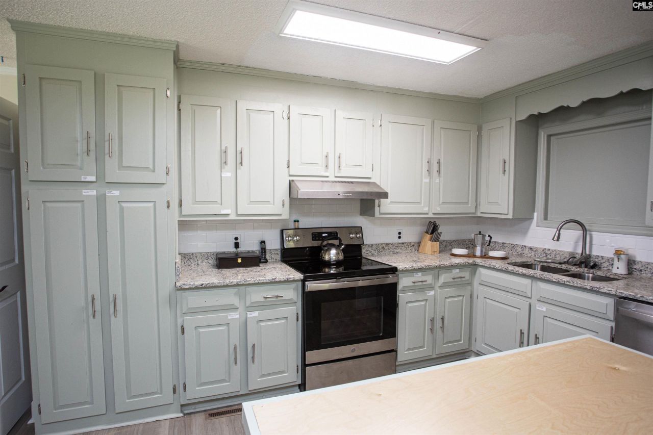 306 Hampton Park Photo 8