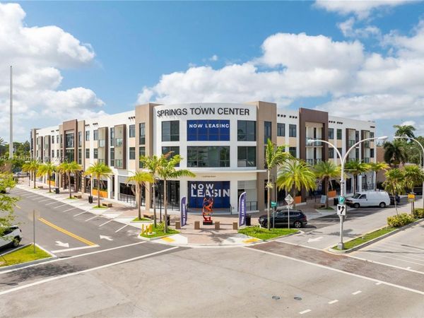 1 Curtiss Pkwy, Unit 314, Miami Springs, FL 33166