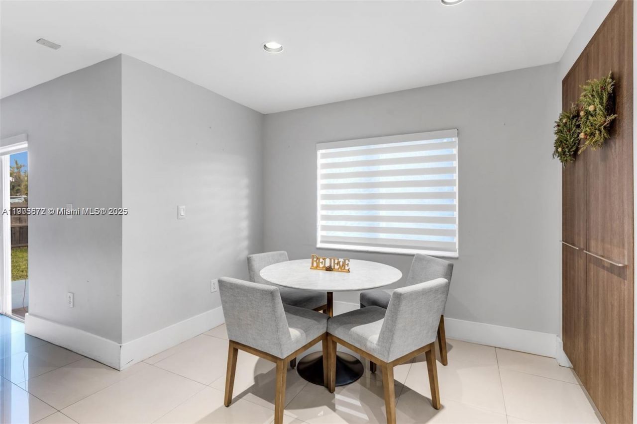 14206 SW 164th Ter, Miami, FL 33177 Photo