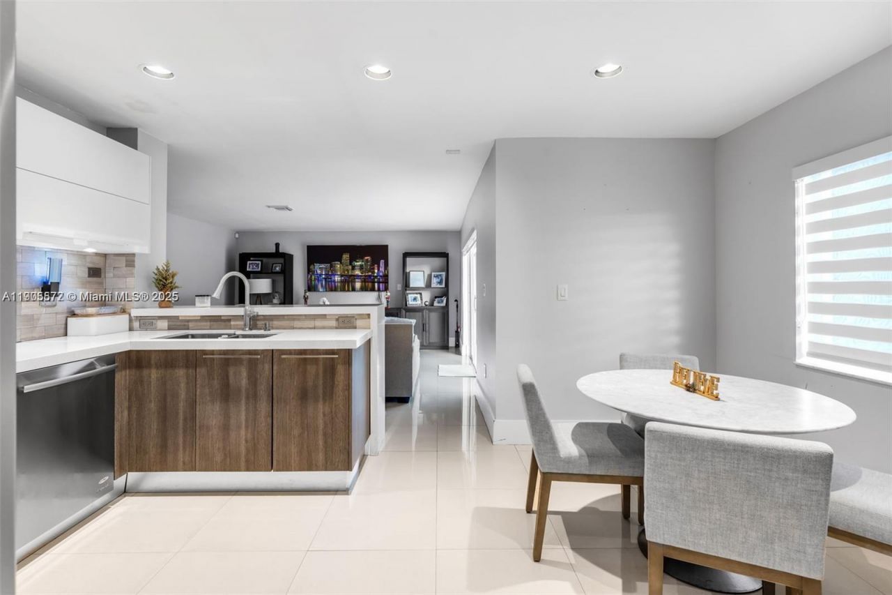 14206 SW 164th Ter, Miami, FL 33177 Photo