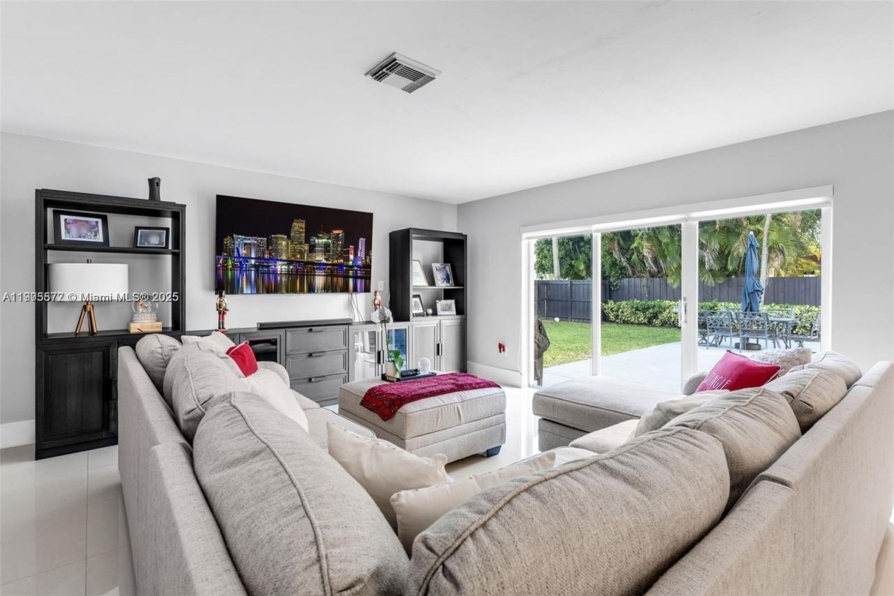 14206 SW 164th Ter, Miami, FL 33177 Photo