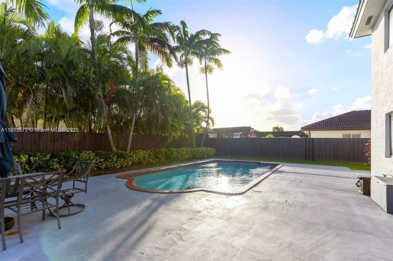 14206 SW 164th Ter, Miami, FL 33177 Photo