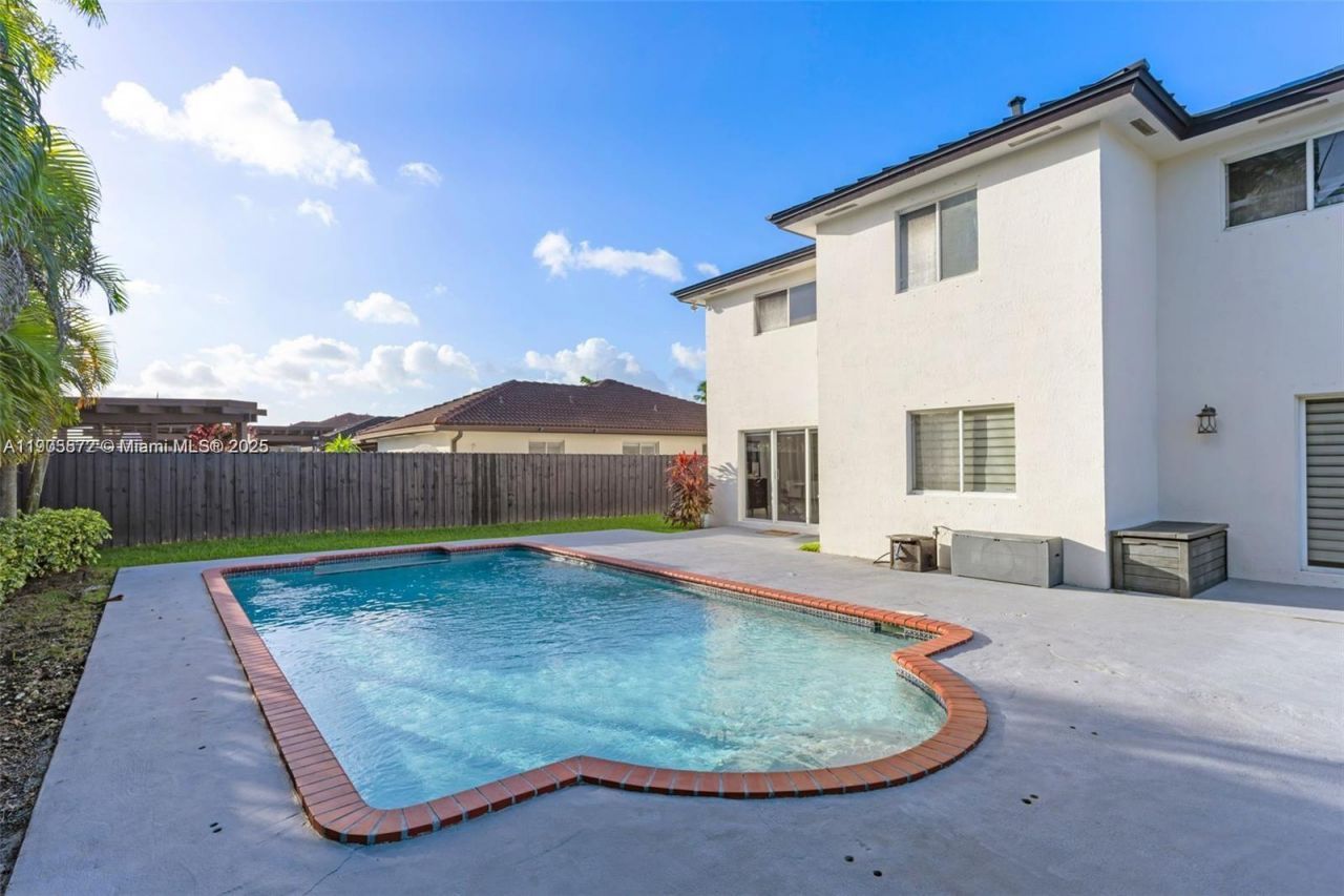 14206 SW 164th Ter, Miami, FL 33177 Photo