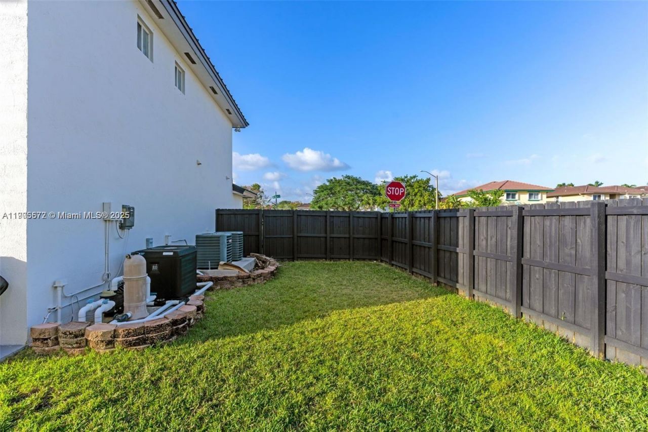 14206 SW 164th Ter, Miami, FL 33177 Photo