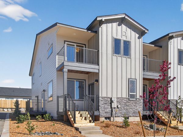 4066 SW 39th Street, Unit Lot 32, Redmond, OR 97756