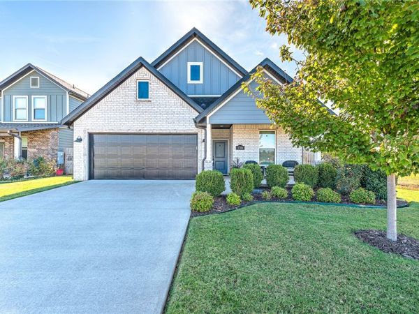 1746 W Broadway Place, Rogers, AR 72758