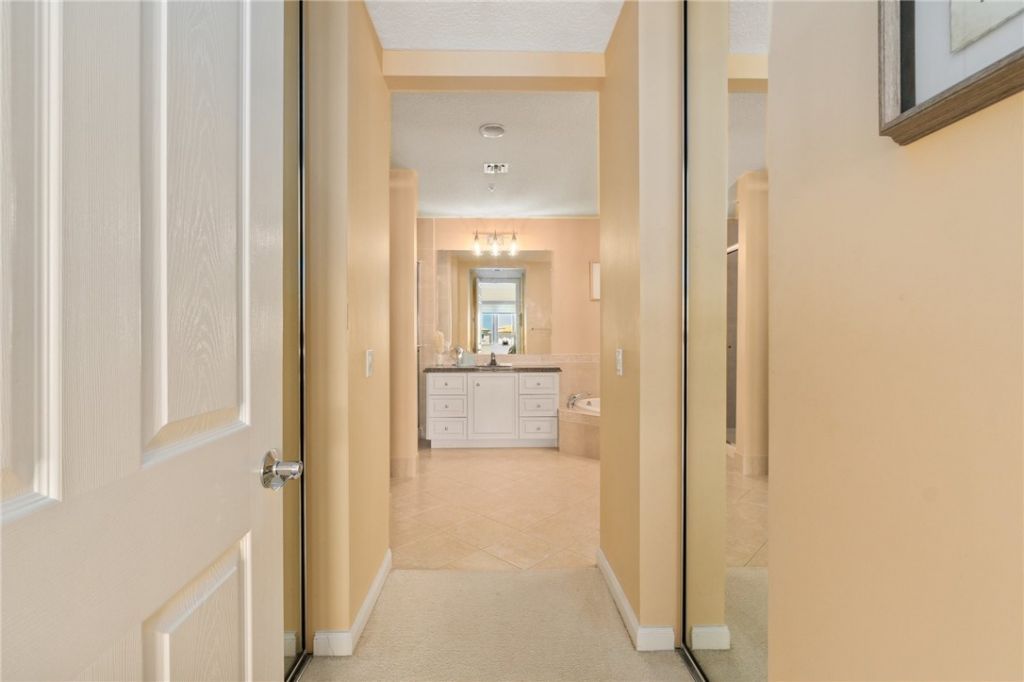 17 Harbour Isle Drive W, Unit PH 03, Fort Pierce, FL 34949 Photo