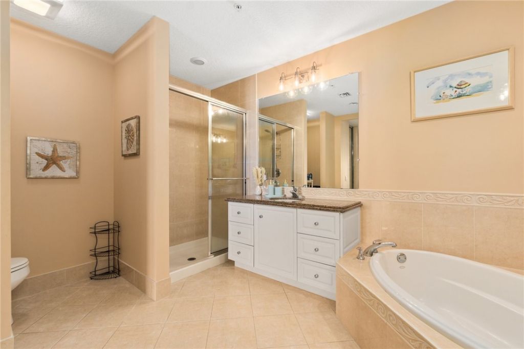 17 Harbour Isle Drive W, Unit PH 03, Fort Pierce, FL 34949 Photo