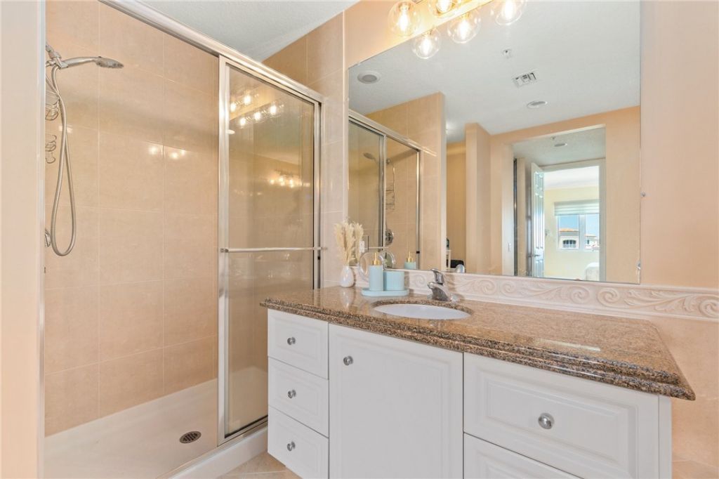 17 Harbour Isle Drive W, Unit PH 03, Fort Pierce, FL 34949 Photo