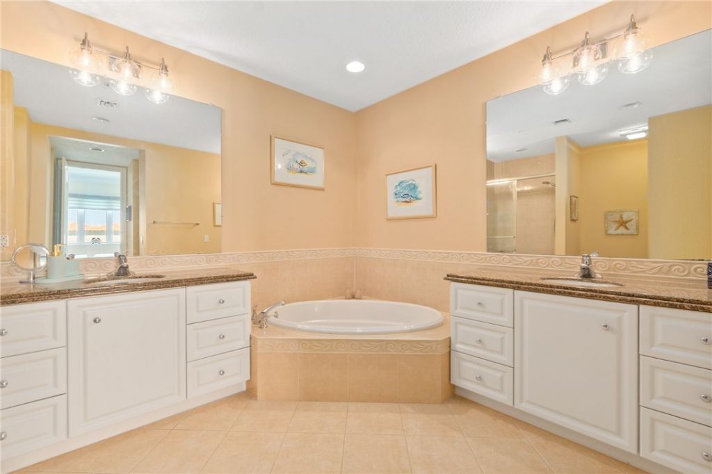 17 Harbour Isle Drive W, Unit PH 03, Fort Pierce, FL 34949 Photo