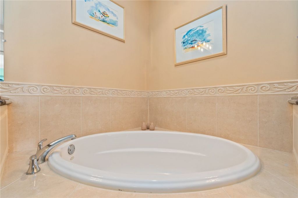 17 Harbour Isle Drive W, Unit PH 03, Fort Pierce, FL 34949 Photo