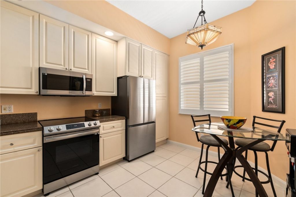 17 Harbour Isle Drive W, Unit PH 03, Fort Pierce, FL 34949 Photo