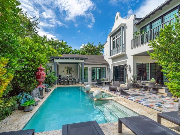 590 NE 59th St, Miami, FL 33137