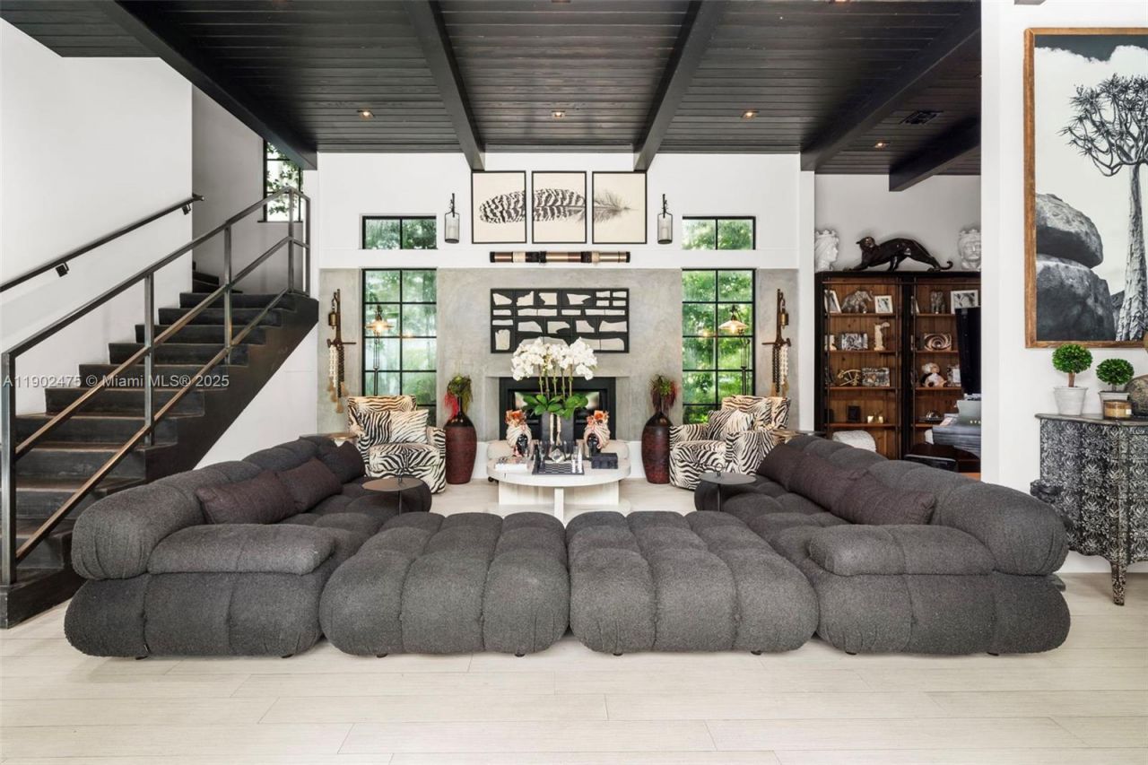 590 NE 59th St, Miami, FL 33137 Photo