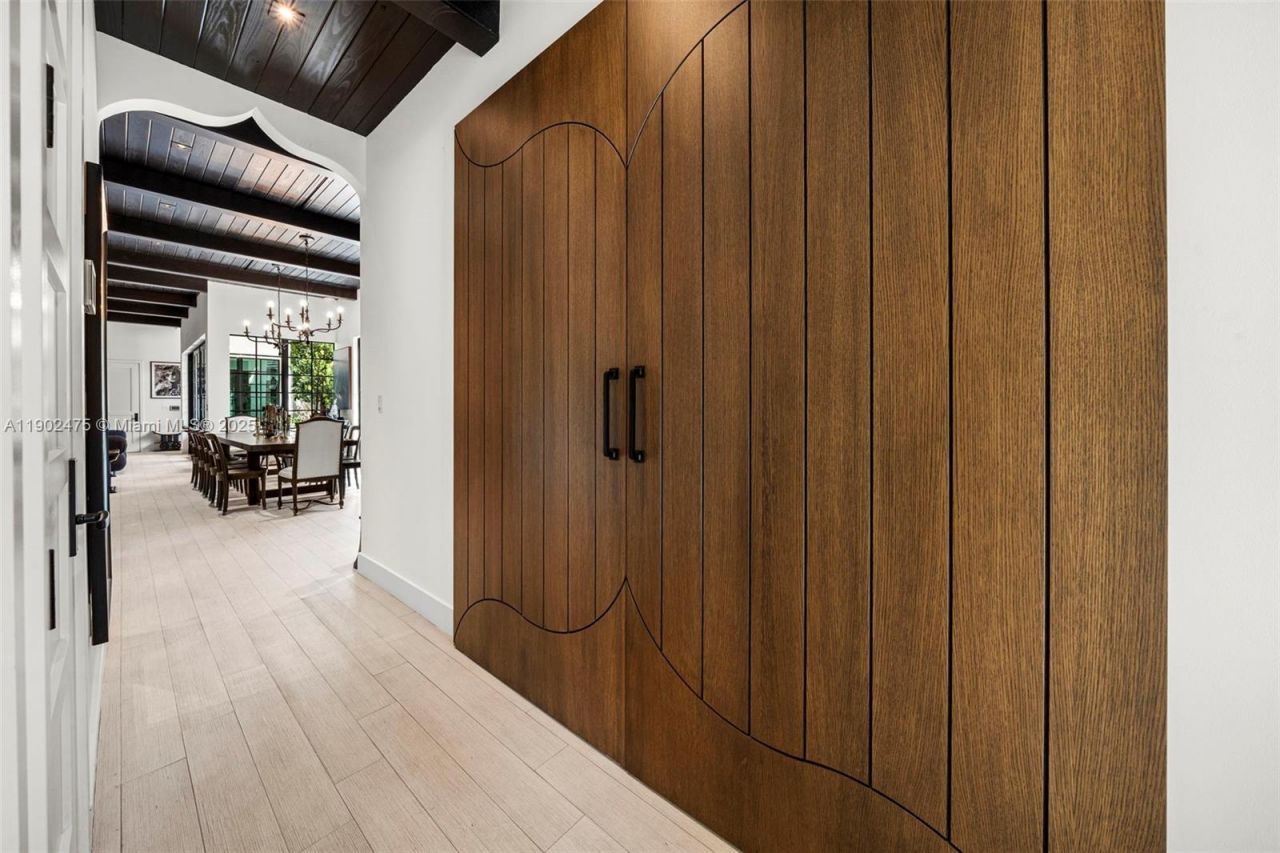 590 NE 59th St, Miami, FL 33137 Photo