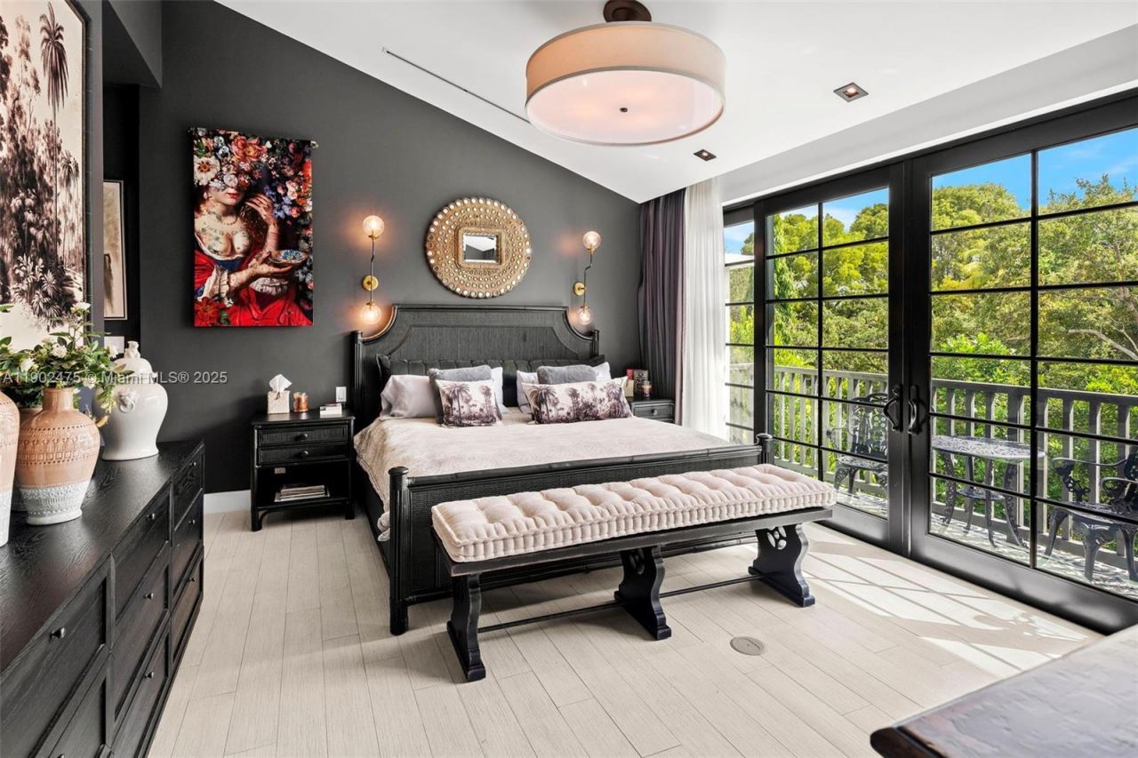 590 NE 59th St, Miami, FL 33137 Photo