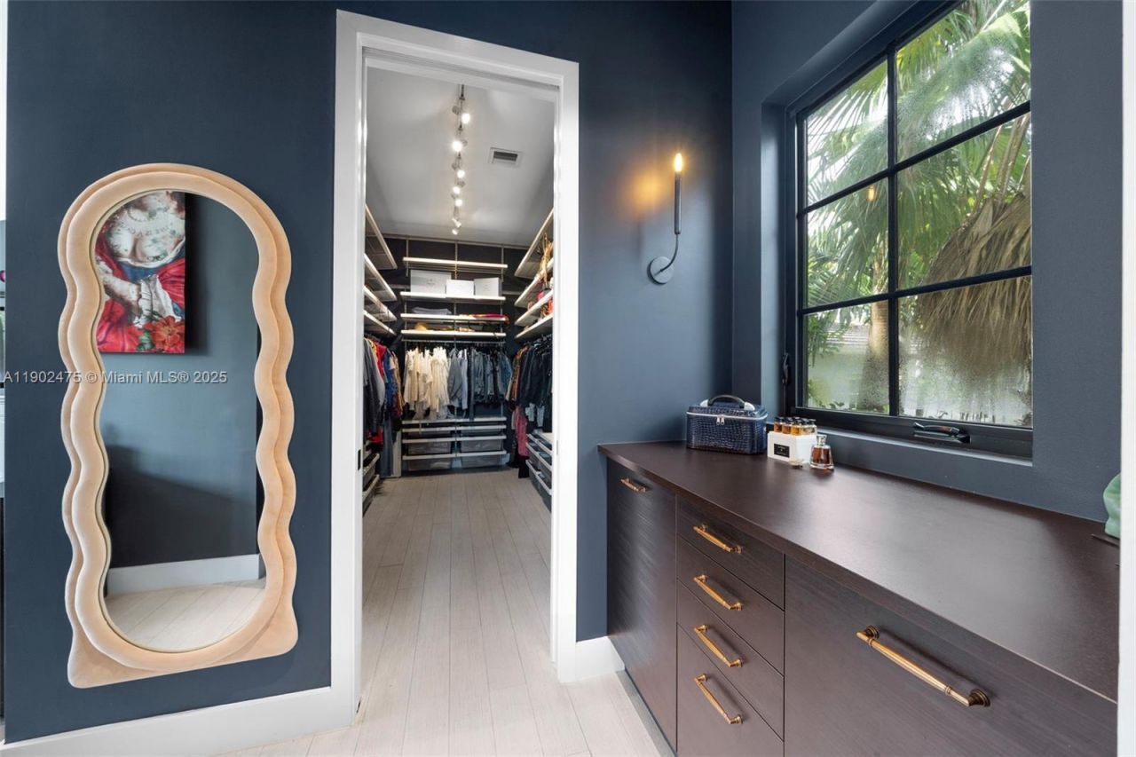 590 NE 59th St, Miami, FL 33137 Photo