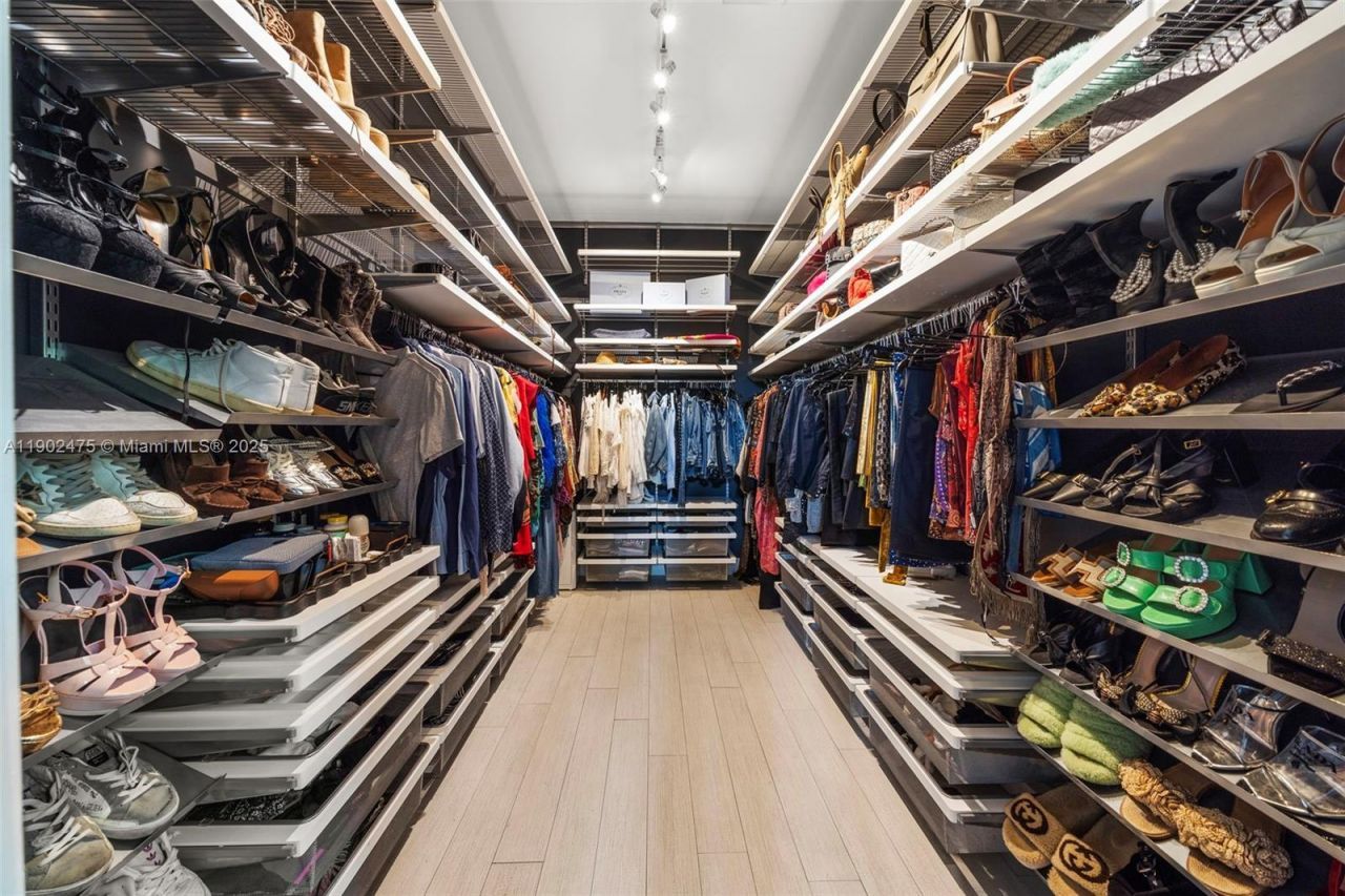 590 NE 59th St, Miami, FL 33137 Photo