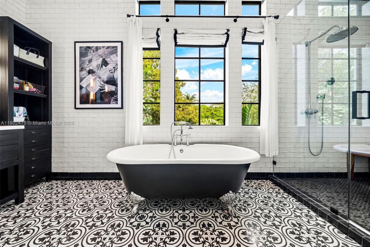 590 NE 59th St, Miami, FL 33137 Photo