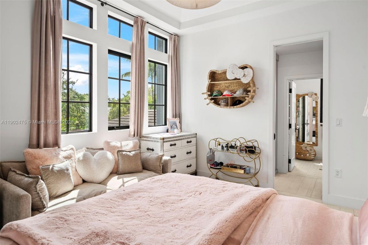 590 NE 59th St, Miami, FL 33137 Photo