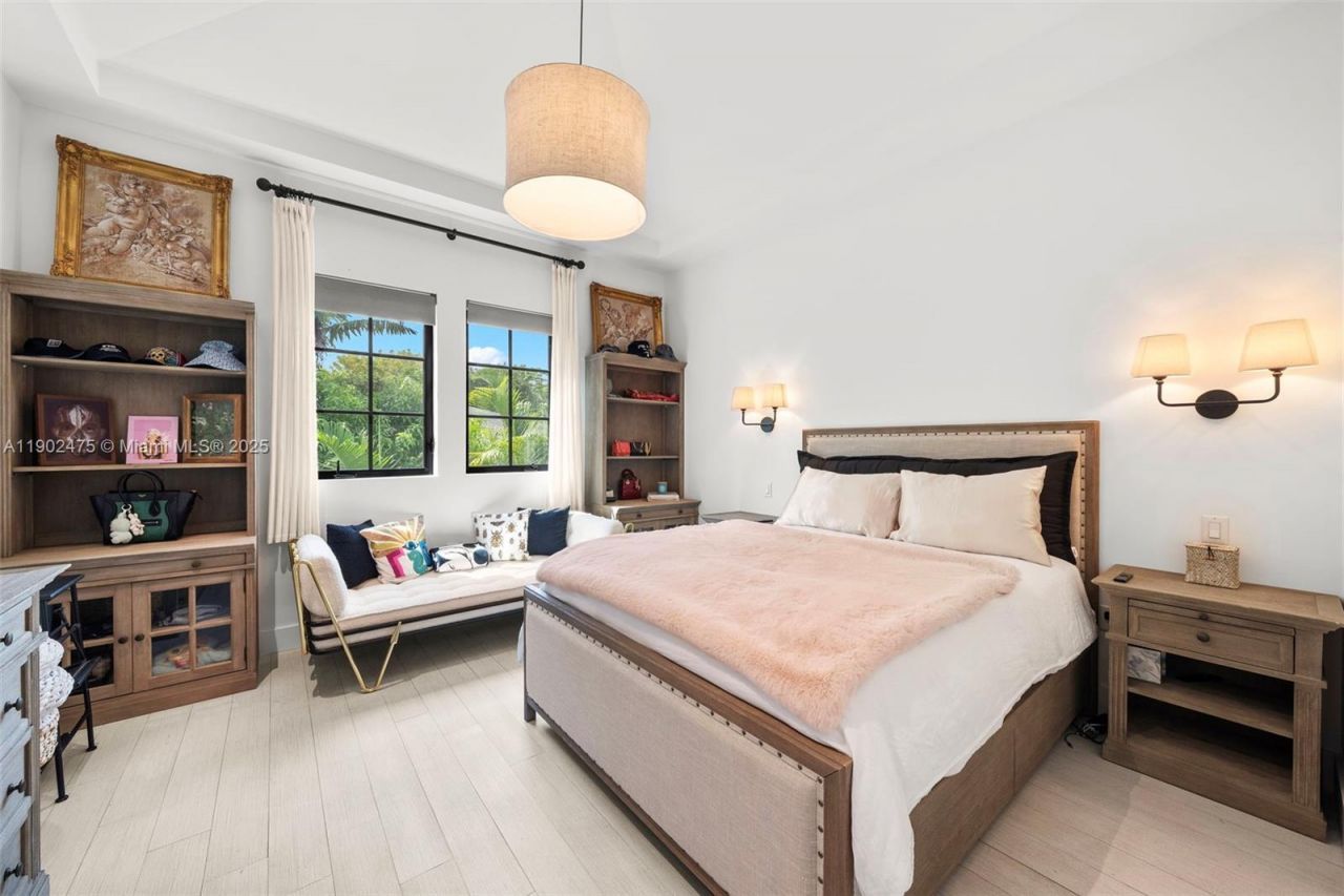 590 NE 59th St, Miami, FL 33137 Photo