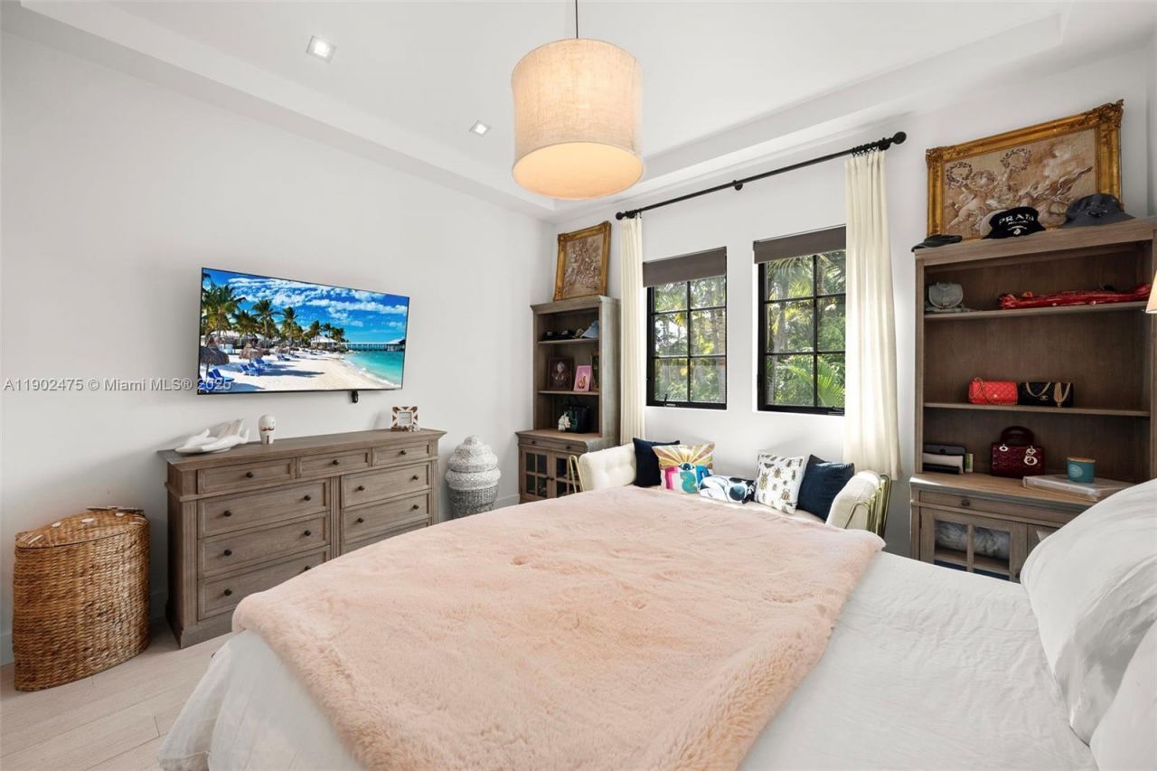 590 NE 59th St, Miami, FL 33137 Photo