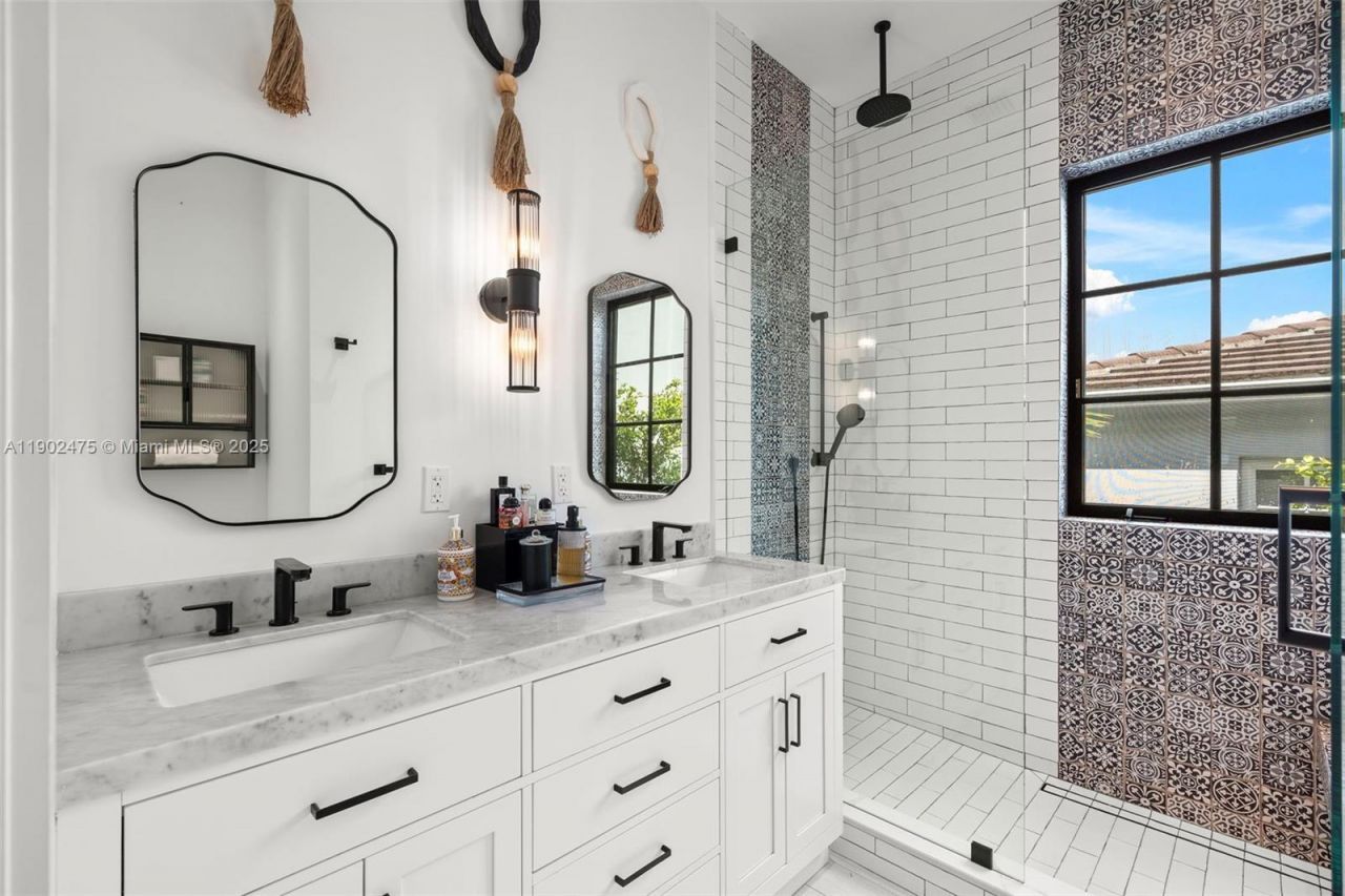 590 NE 59th St, Miami, FL 33137 Photo